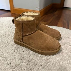 UGG Women’s Classic Mini ll Boot